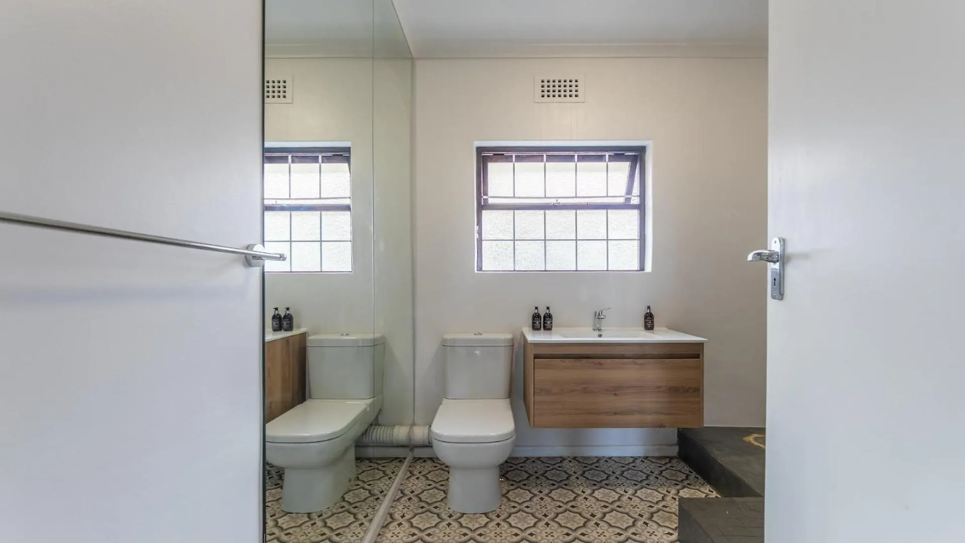 Lovely One Bed Room In Claremont Ciudad del Cabo 0*,  Sudáfrica